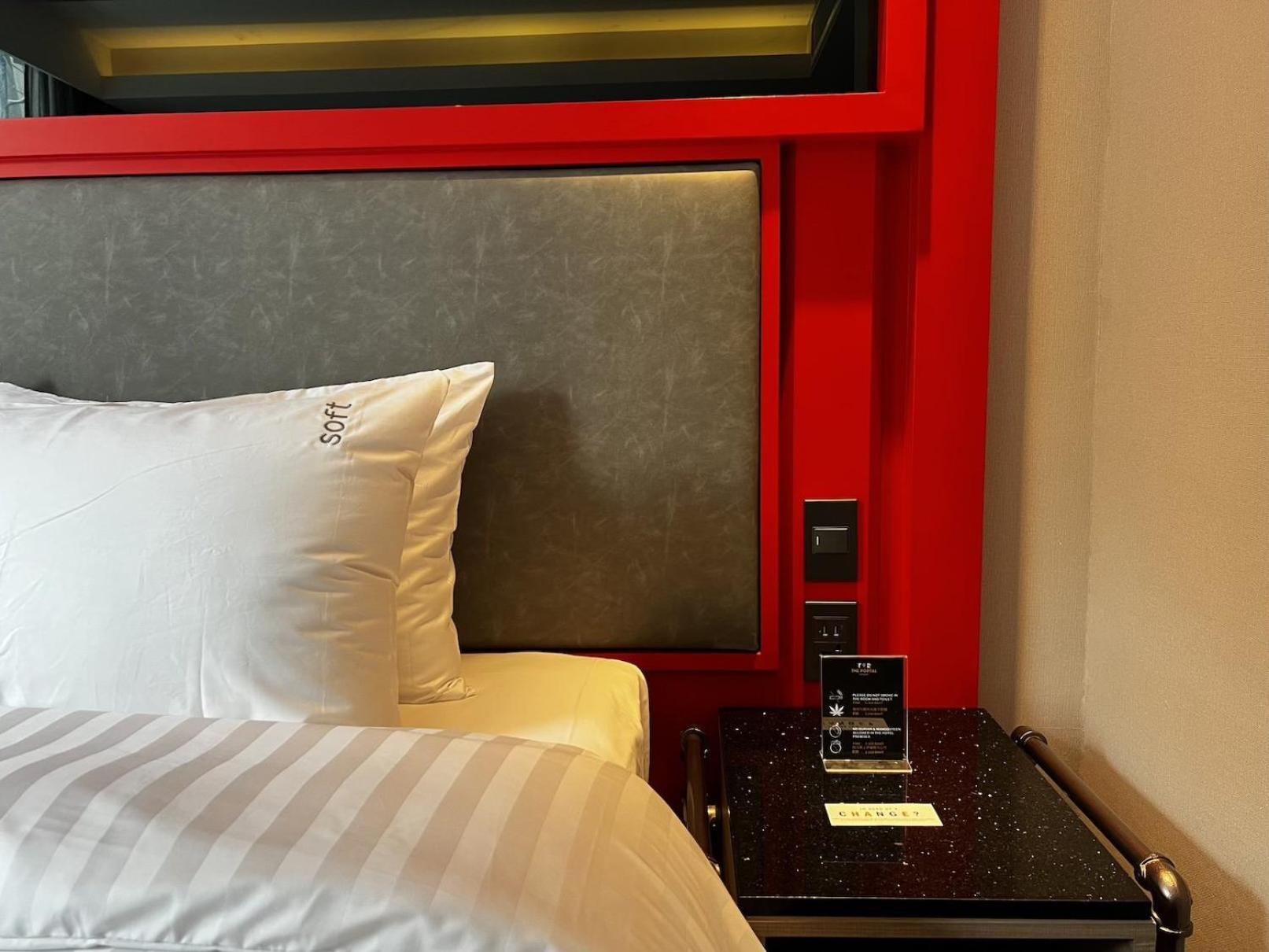 T2 The Portal Sukhumvit Hotell Bangkok Exteriör bild