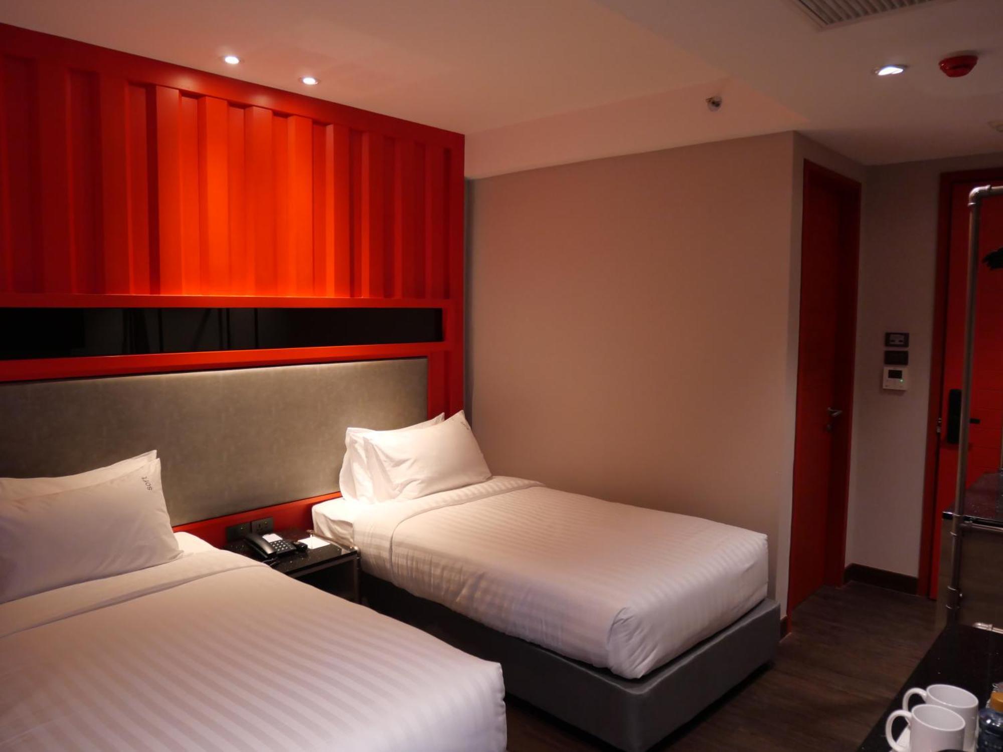 T2 The Portal Sukhumvit Hotell Bangkok Exteriör bild