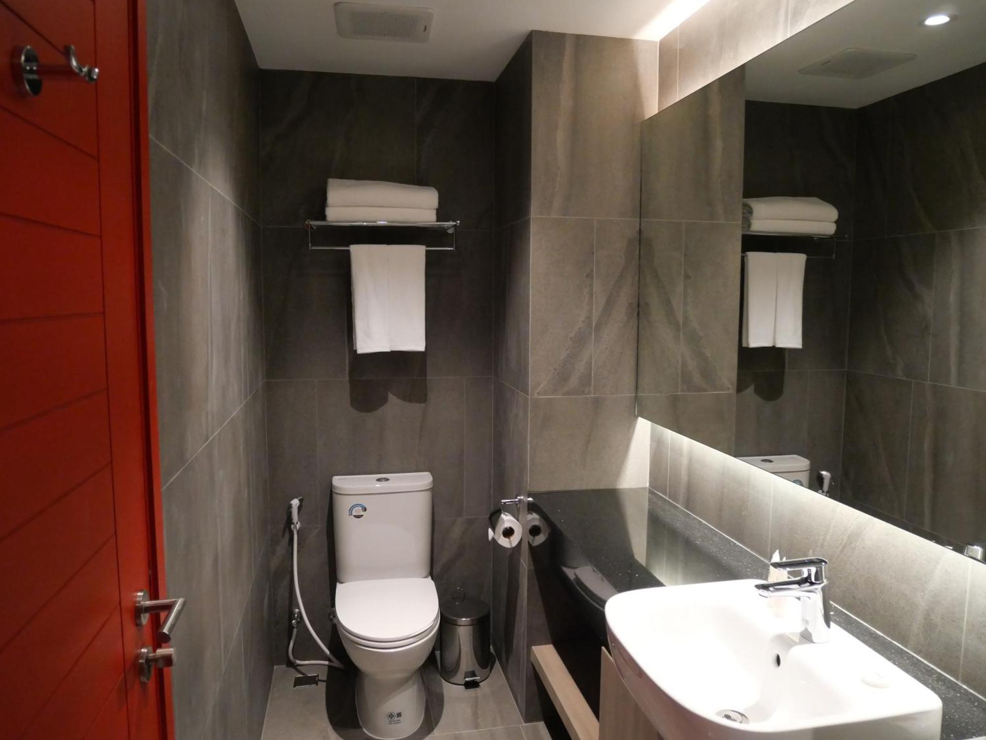T2 The Portal Sukhumvit Hotell Bangkok Exteriör bild