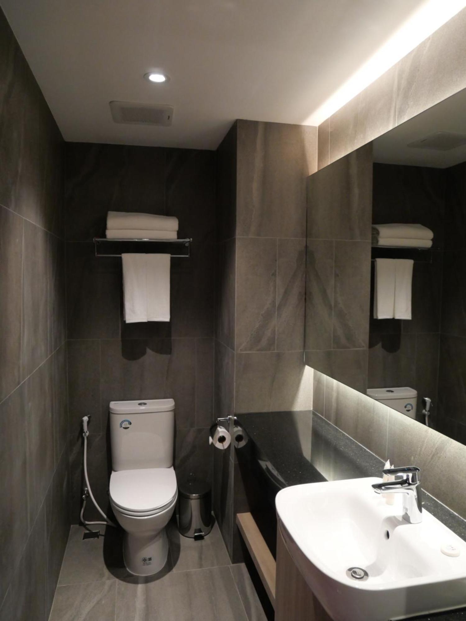 T2 The Portal Sukhumvit Hotell Bangkok Exteriör bild