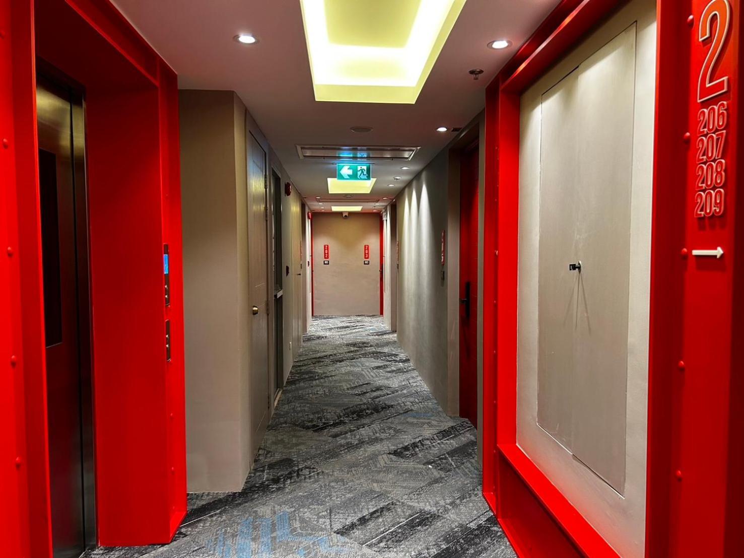 T2 The Portal Sukhumvit Hotell Bangkok Exteriör bild