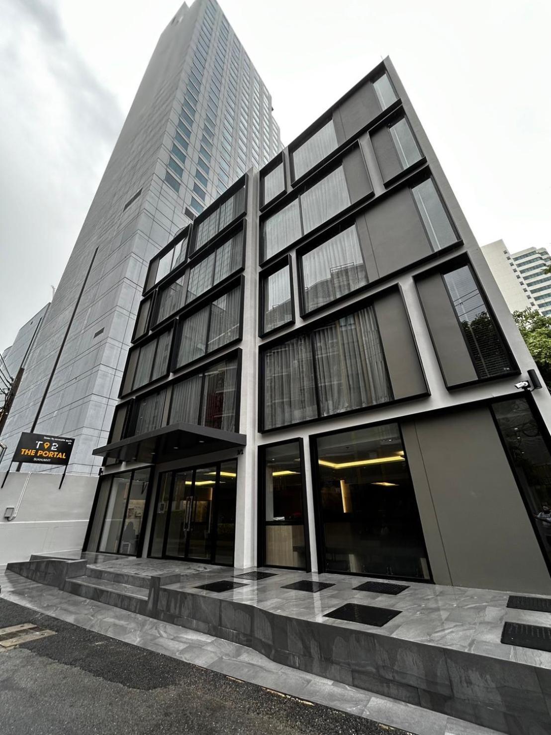T2 The Portal Sukhumvit Hotell Bangkok Exteriör bild