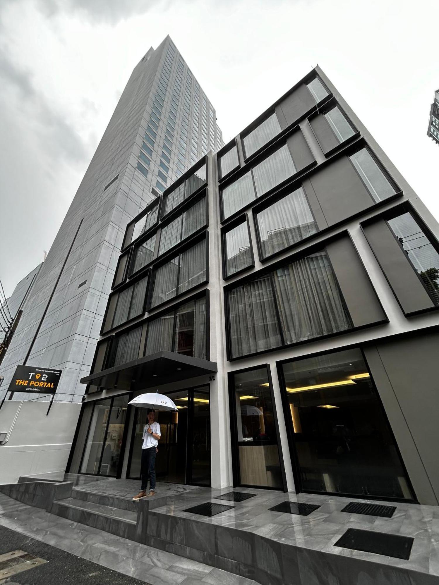 T2 The Portal Sukhumvit Hotell Bangkok Exteriör bild