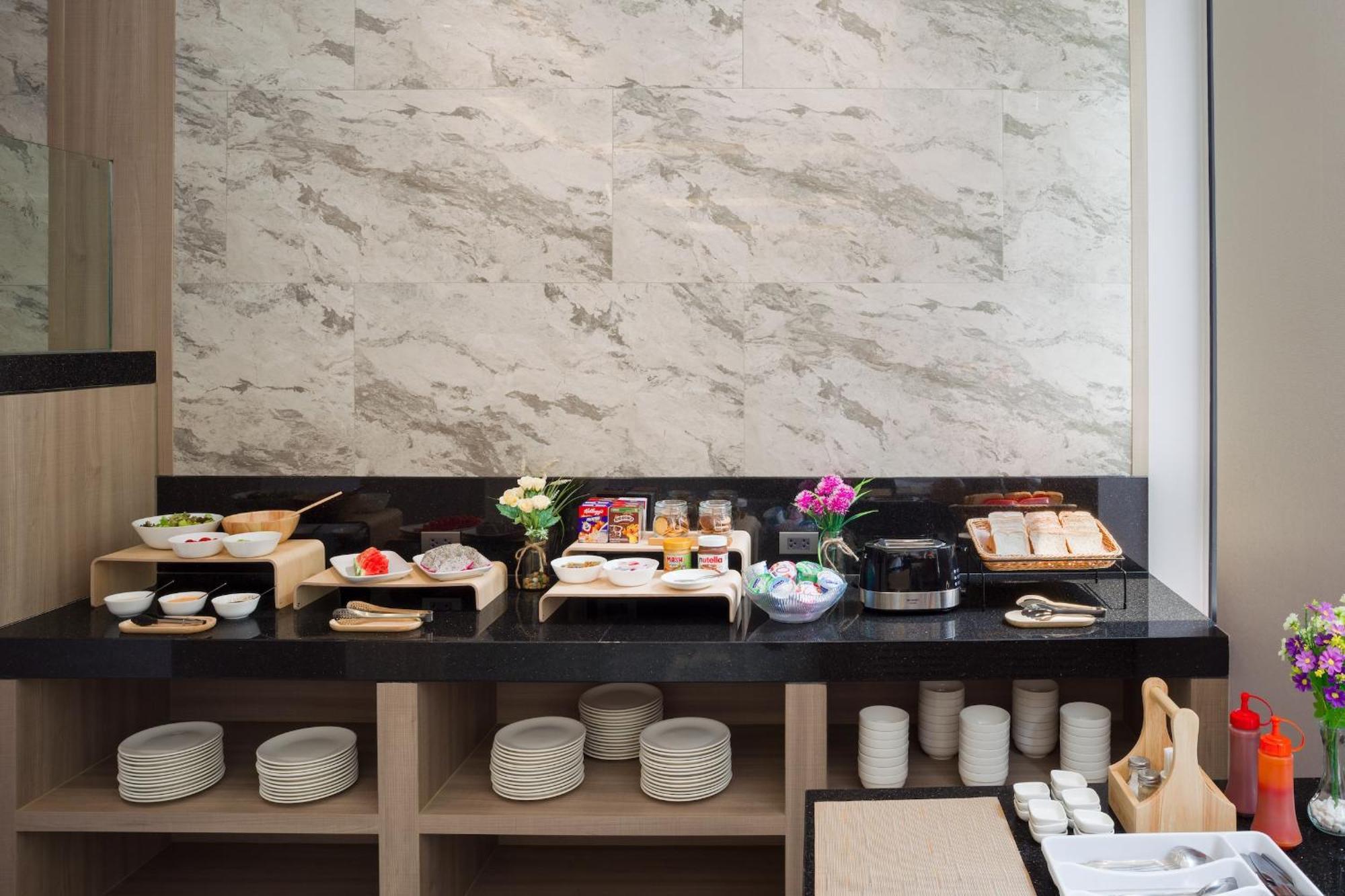 T2 The Portal Sukhumvit Hotell Bangkok Exteriör bild