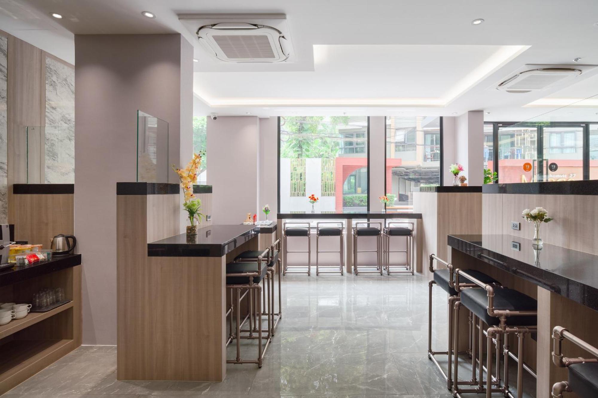 T2 The Portal Sukhumvit Hotell Bangkok Exteriör bild