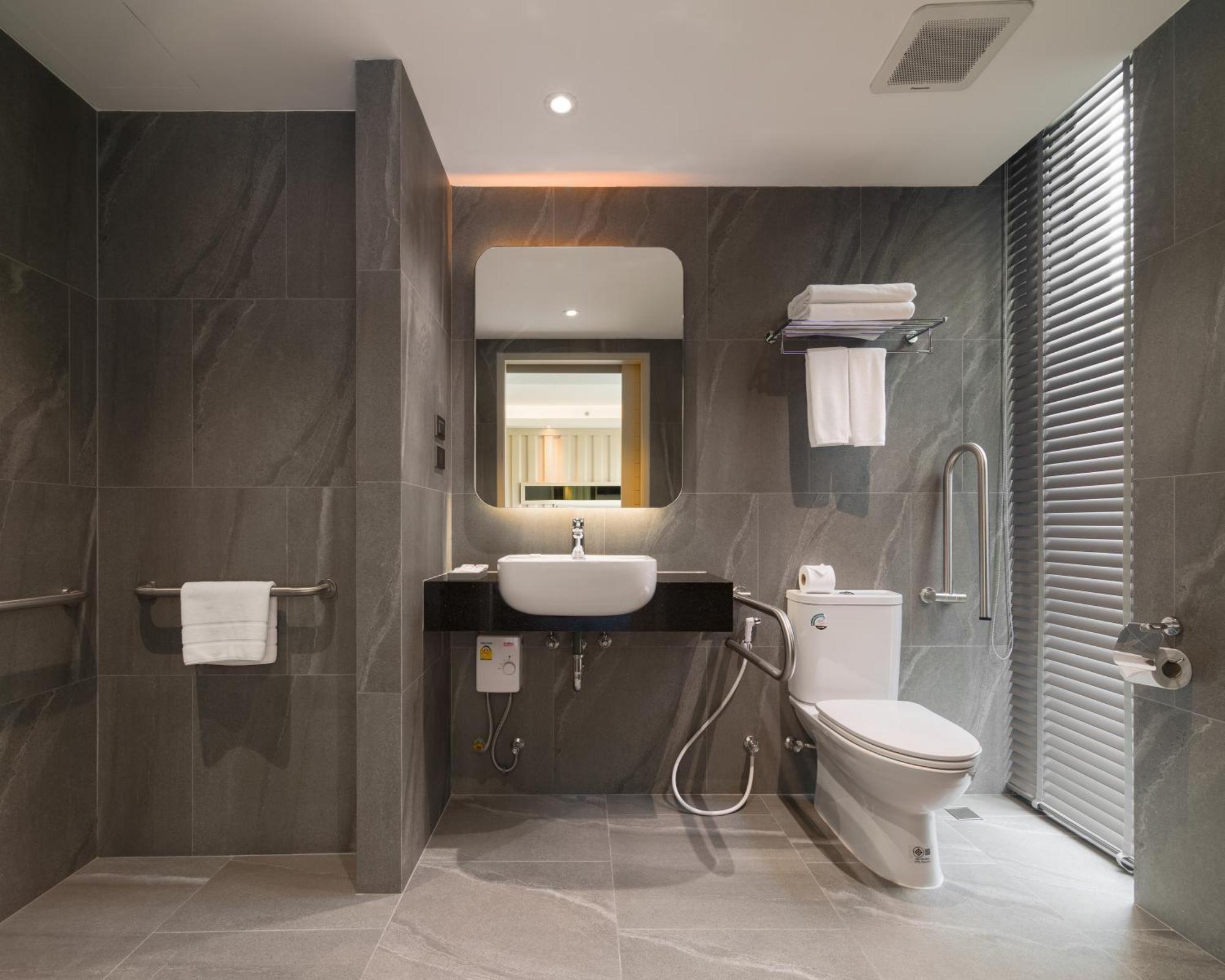 T2 The Portal Sukhumvit Hotell Bangkok Exteriör bild